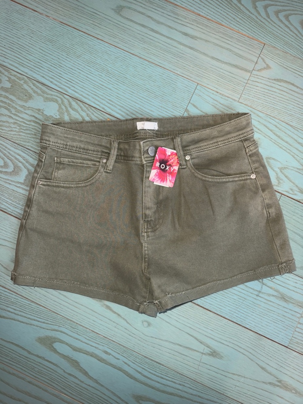 Roxy | Mid Rise Raw Hem Shorts | 9 | Olive Green